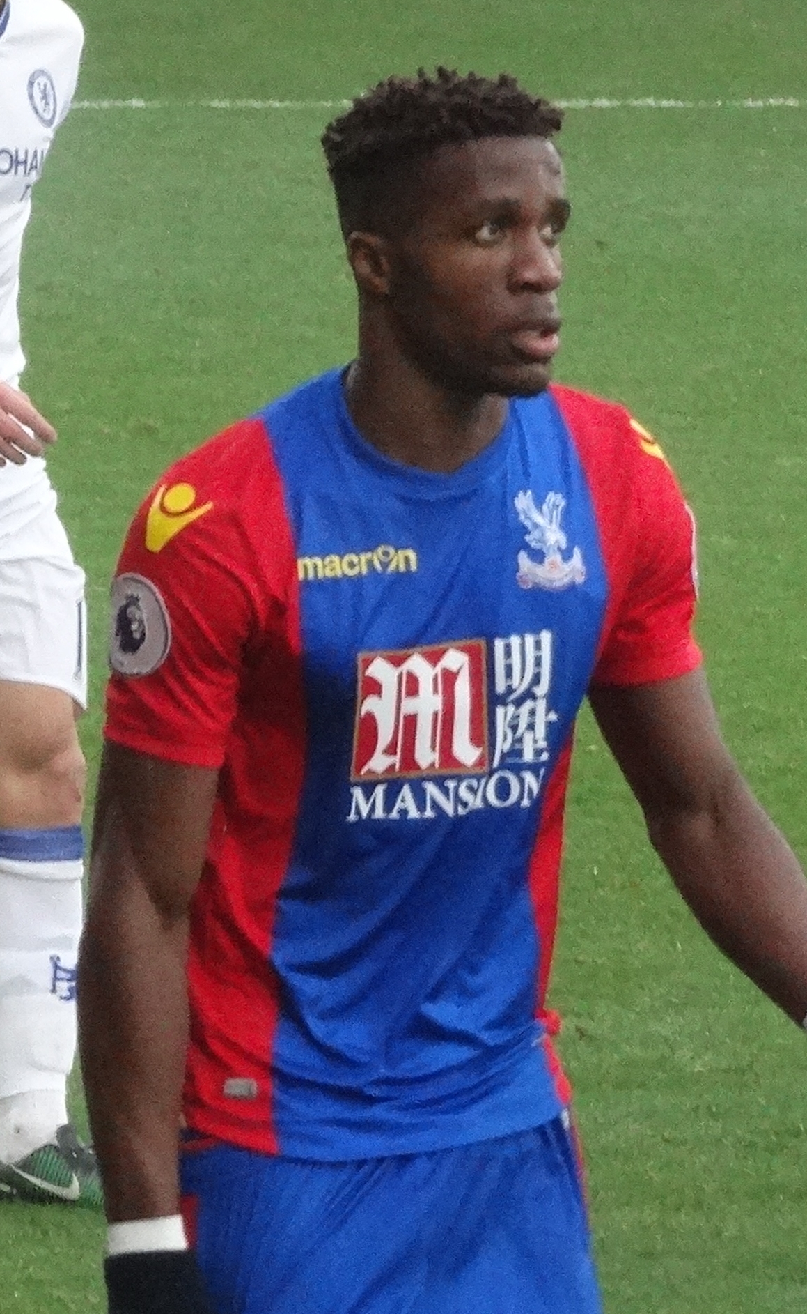 Wilfried Zaha thi đấu cho Crystal Palace tại Premier League